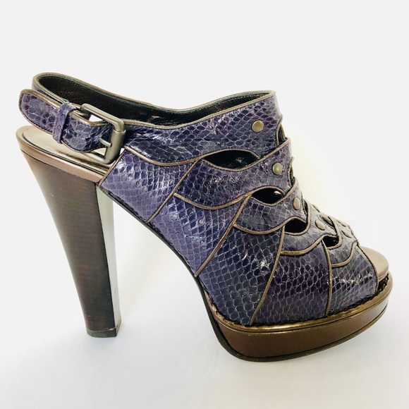 Bottega Veneta Eggplant Snakeskin shoes. - Picture 3 of 8